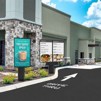 65 inch Outdoor Drive Thru Menu Boards 3000 Cd/M2 Hoge helderheid